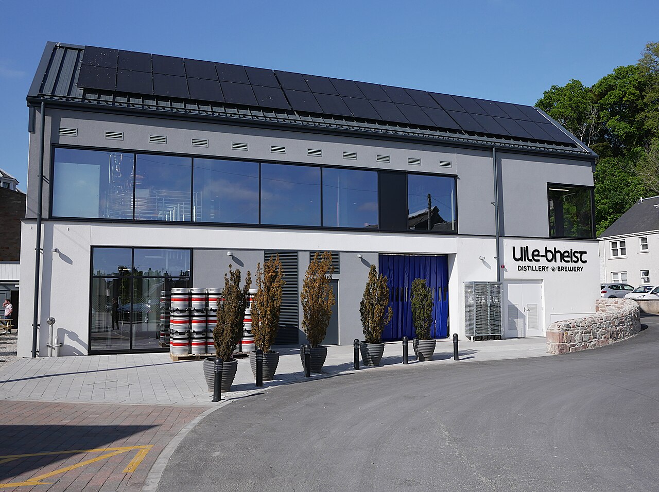 Uile-bheist Distillery distillery site photograph